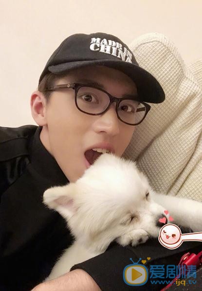 愛情進化論丁宇揚是誰演的？丁宇揚扮演者許魏洲個人資料、寫真及生活照欣賞