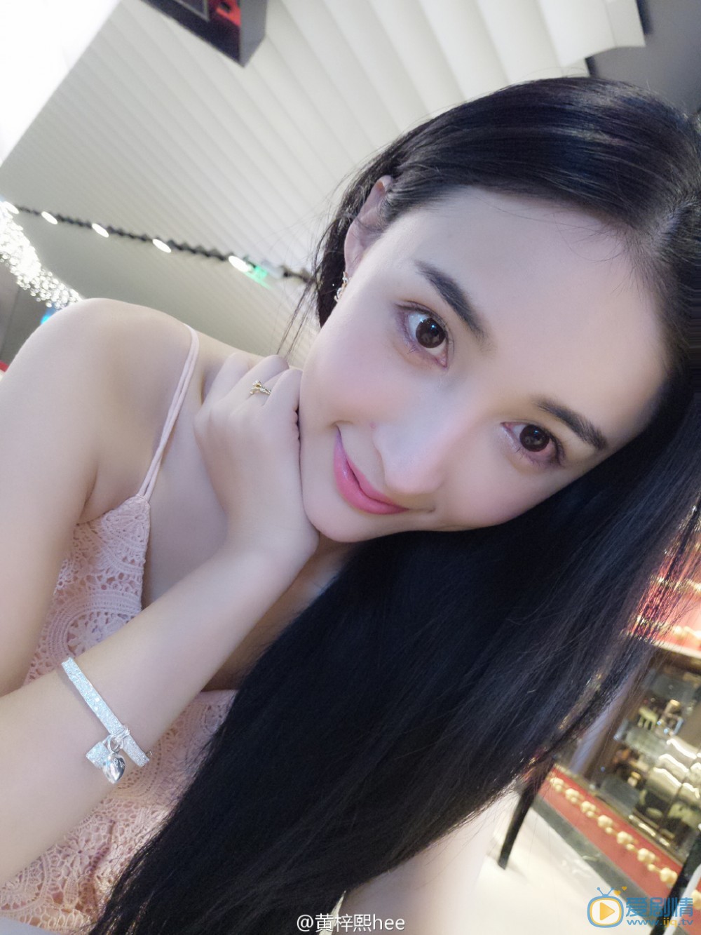 老九門莫測扮演者黃梓熙寫真及生活照欣賞