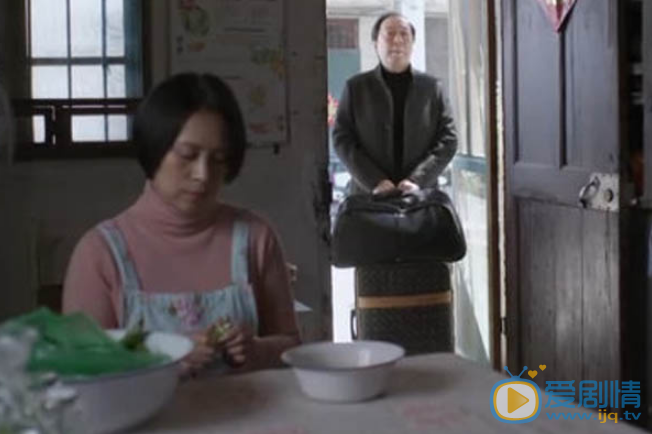 都挺好蘇大強哭了 他為了蔡根花要起訴明玉