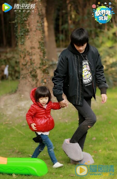 放開我北鼻最小的哈琳是誰？萌娃哈琳個人資料介紹