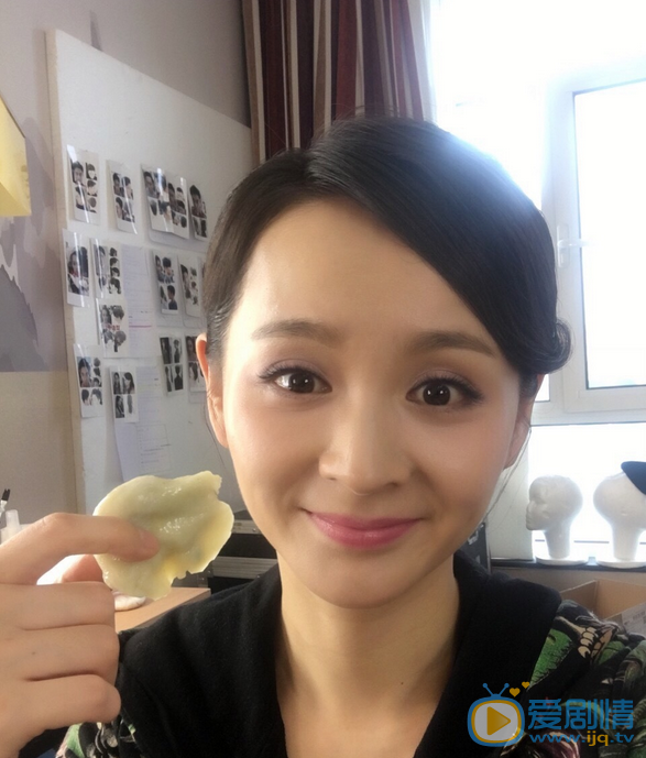 孤芳不自賞張貴妃是誰演的？張貴妃扮演者鄧莎個人資料簡介