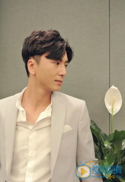 醉玲瓏元灝是誰演的？醉玲瓏元灝扮演者高一清個人資料、寫真及生活照欣賞