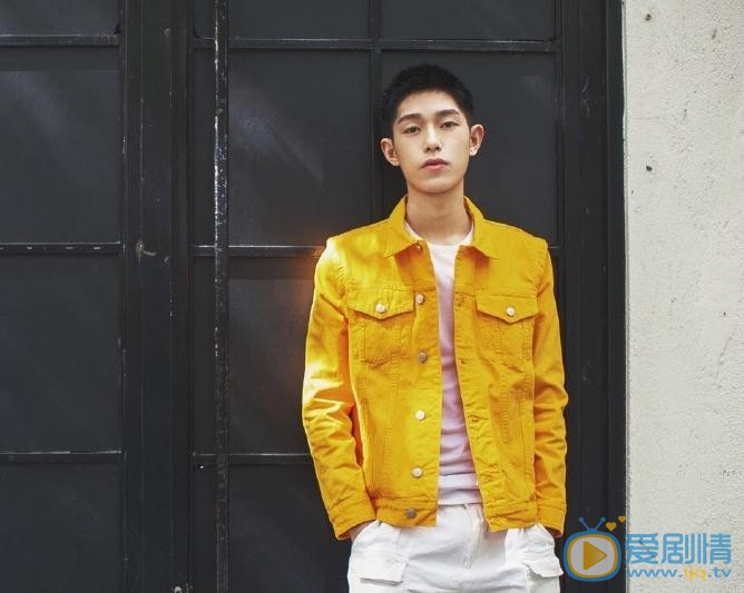 王鏘個人資料簡介 王鏘寫真