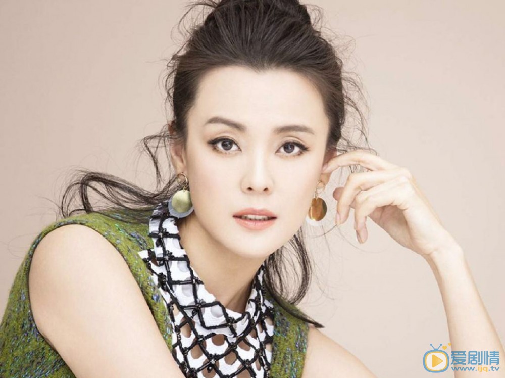 親愛的熱愛的韓佳佳是誰？她是由誰扮演的？