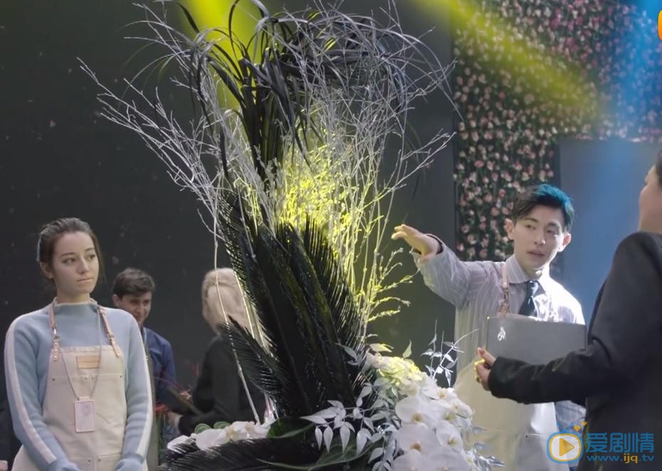 一千零一夜柏海為什麼做黑白灰的永生花？黑白灰的永生花有什麼含義？