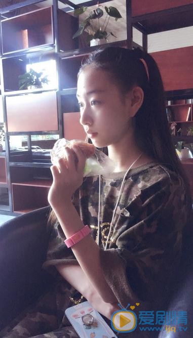 平凡歲月李小雅是誰演的？平凡歲月李小雅扮演者吳雨珏個人資料及寫真生活照欣賞