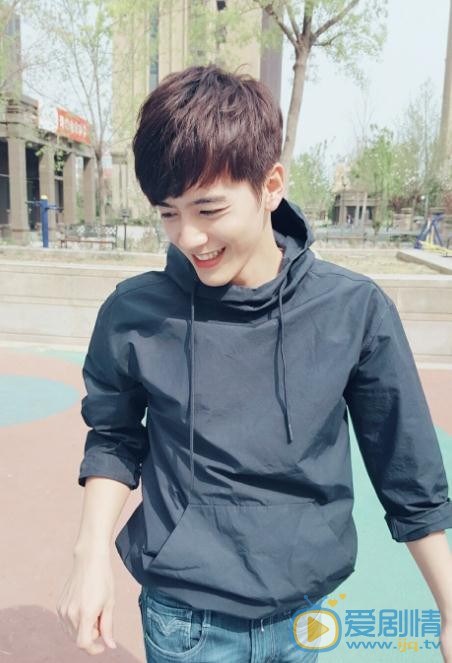 鳳囚凰花錯是誰演的？花錯扮演者李宗霖個人資料、寫真及生活照欣賞