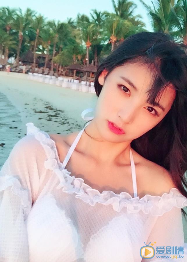 趙粵個人資料簡介 趙粵戶外寫真 趙粵泳裝照