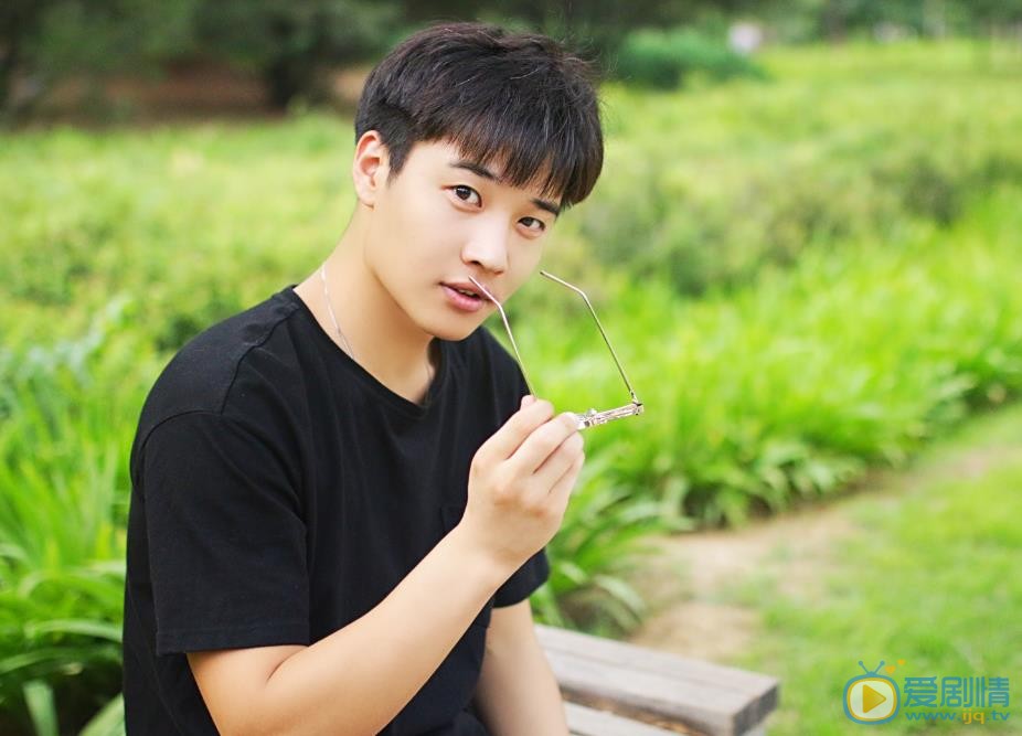 王浩男個人資料簡介 王浩男寫真照