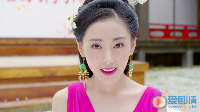  張天愛整容了嗎？張天愛成名前照片曝光