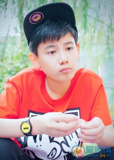 我的體育老師路寬是誰演的?路寬扮演者胡先煦個人資料、寫真及生活照欣賞