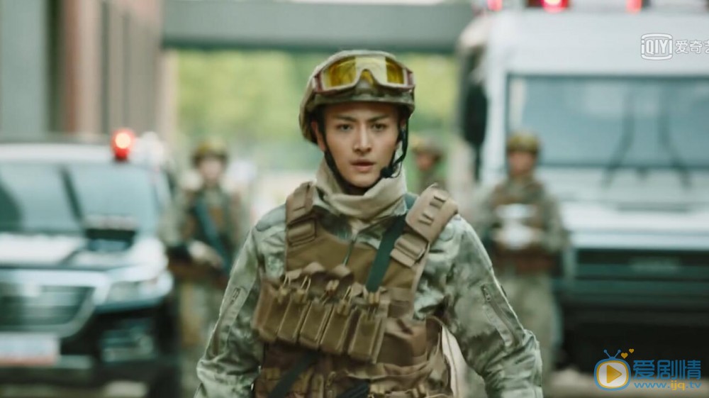 反恐特戰隊之天狼段宇哲喜歡誰？