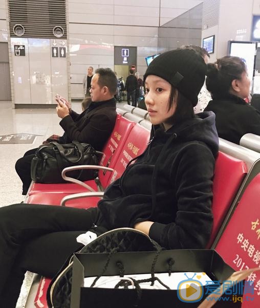 一路繁花相送少年辛辰是誰扮演的？少年辛辰扮演者王鶴潤個人資料、寫真及生活照欣賞