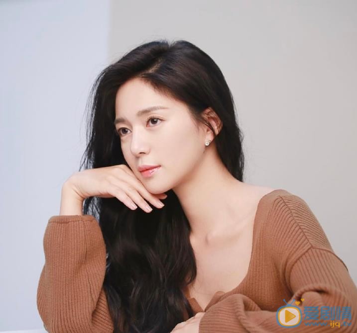 皇后的品格閔宥拉是誰演的？皇后的品格閔宥拉扮演者李伊利雅個人資料、寫真及生活照欣賞