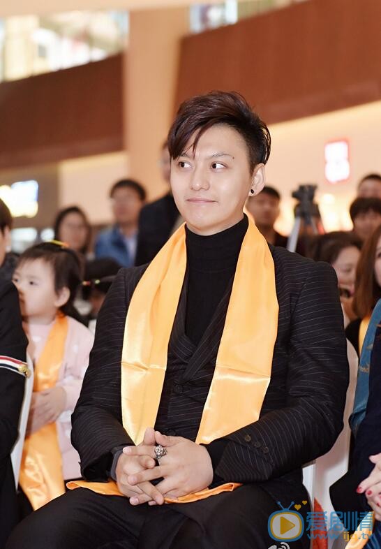 秋收起義毛澤東是誰演的？毛澤東扮演者侯京健個人資料及寫真生活照欣賞