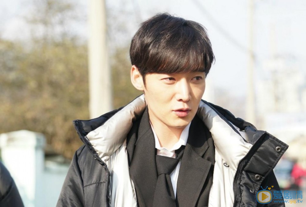 皇后的品格羅王植是誰演的？皇后的品格羅王植扮演者崔振赫個人資料、寫真及生活照欣賞