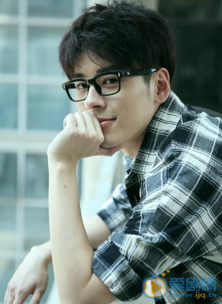 路從今夜白魏子健是誰演的？路從今夜白魏子健扮演者魏哲鳴個人資料、寫真及生活照欣賞