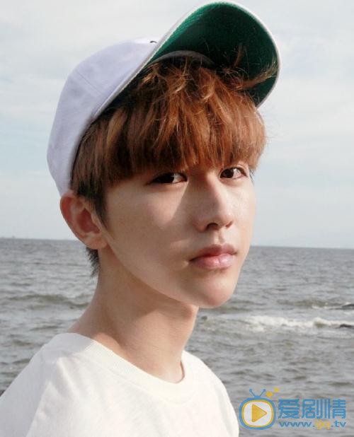 我才不會被女孩子欺負呢葉麟是誰演的？葉麟扮演者蔡徐坤個人資料、寫真及生活照欣賞