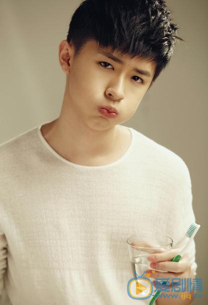 美人為餡夏俊艾(A)是誰扮演的?夏俊艾(A)扮演者張逸傑個人資料及寫真、生活照欣賞