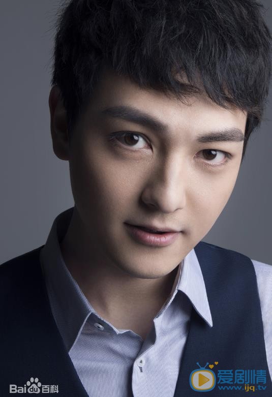 我不是精英費明扮演者張曉謙個人資料、海量生活照欣賞