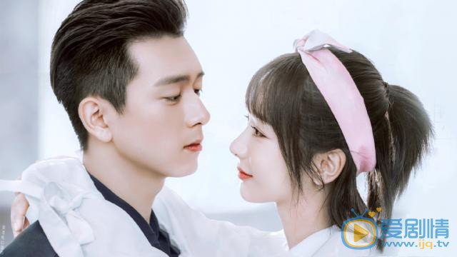 親愛的熱愛的韓商言比佟年大幾歲？