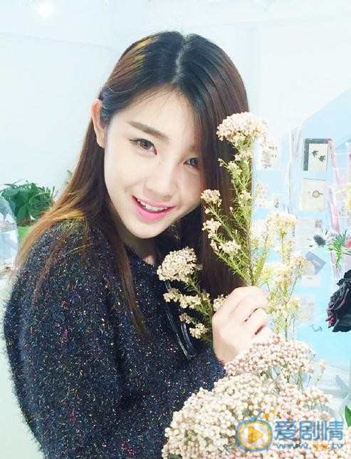 進擊吧閃電宮苒是誰扮演的？進擊吧閃電宮苒扮演者喬曦個人資料、寫真及生活照欣賞