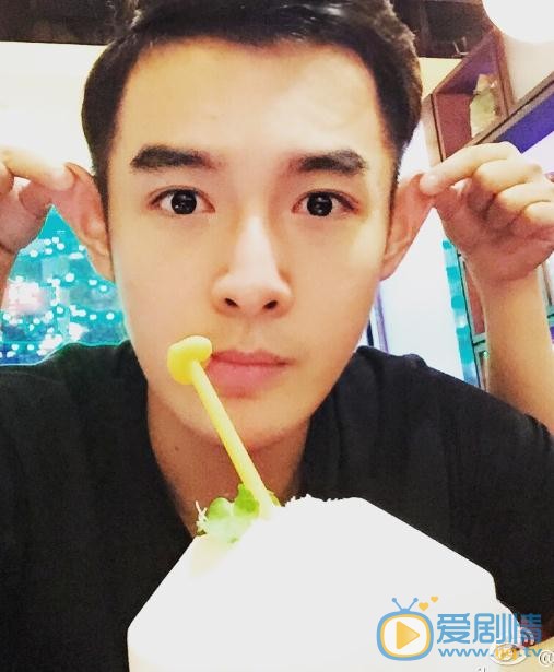 一千零一夜陳默是誰演的?陳默扮演者張昊唯個人資料、寫真及生活照欣賞