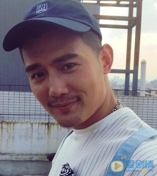 一路繁花相送戴維凡是誰演的？戴維凡扮演者李浩軒個人資料、寫真及生活照欣賞