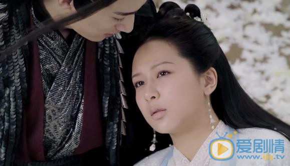 天乩之白蛇傳說斬荒喜歡誰？斬荒喜歡白夭夭還是小青？