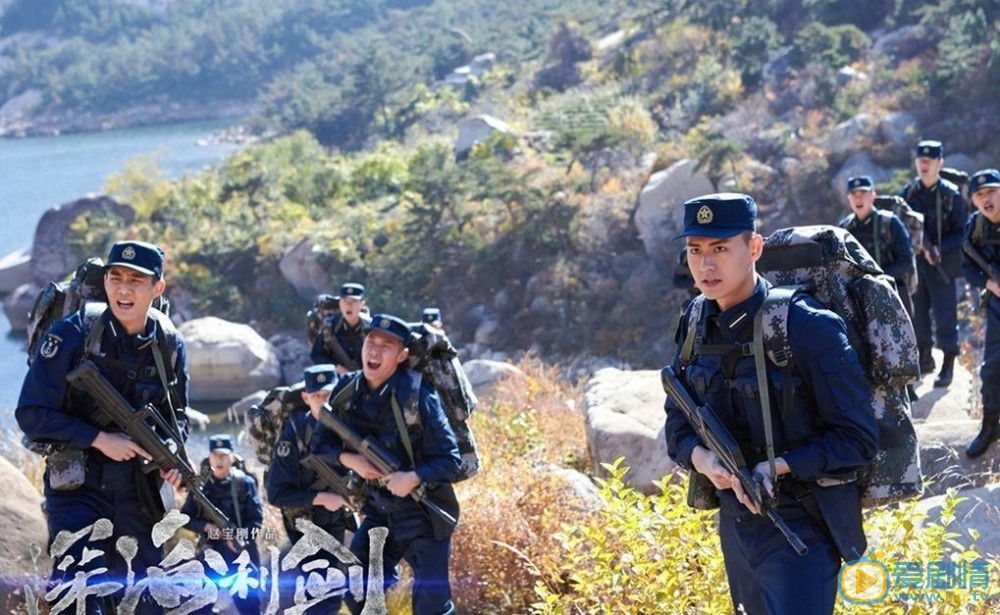 深海利劍曝最新劇照 90後潛艇新兵展現風華正茂的軍人風采