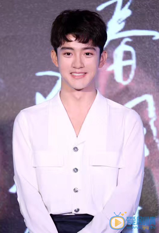  春風十里不如你小白是誰演的？小白扮演者陳奕龍個人資料及寫真生活照欣賞