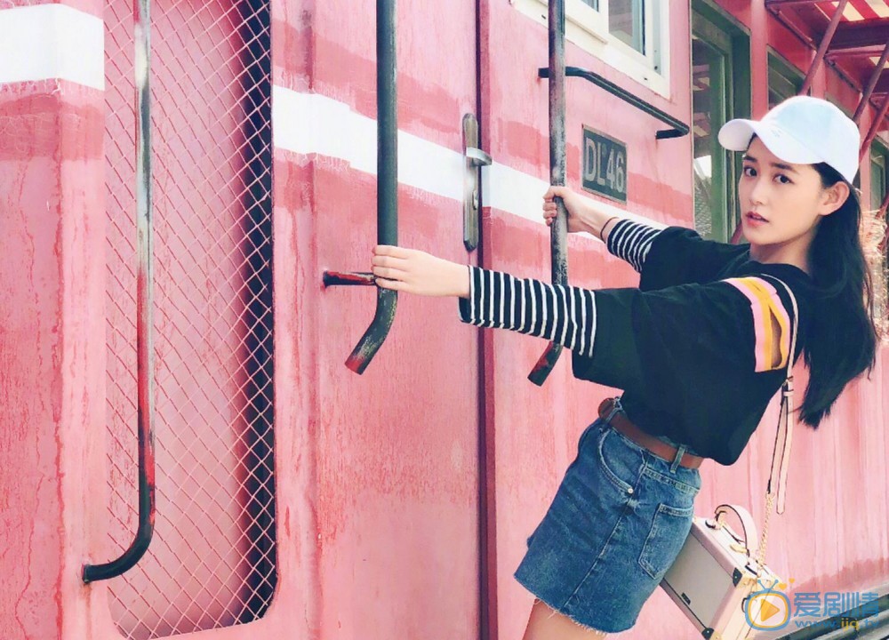 天坑鷹獵小紅果是誰演的？小紅果扮演者蔣依依個人資料、寫真及生活照欣賞