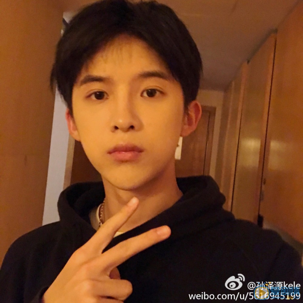 無法擁抱的你尹時煥是誰演的?尹時煥扮演者孫澤源個人資料及生活寫真照欣賞