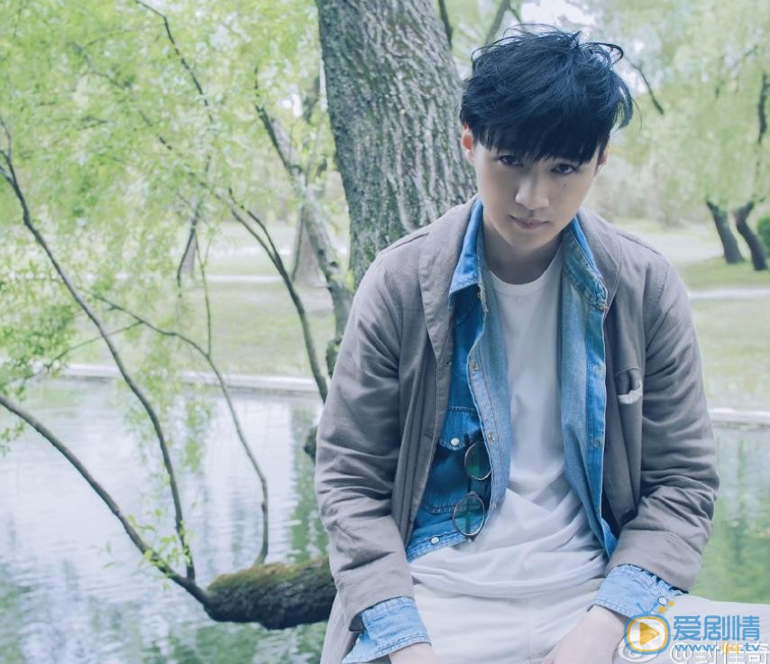 封佳奇個人資料簡介 封佳奇寫真照