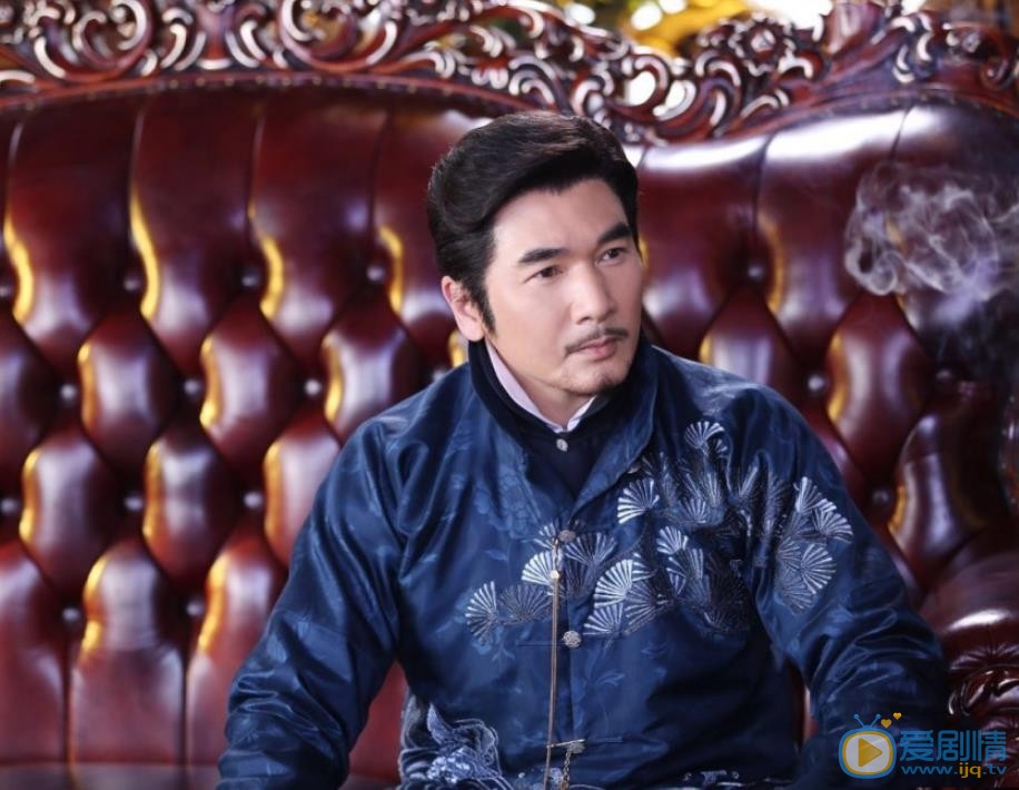 海棠經雨胭脂透朗斯年是由誰飾演的？他是一個怎樣的人？