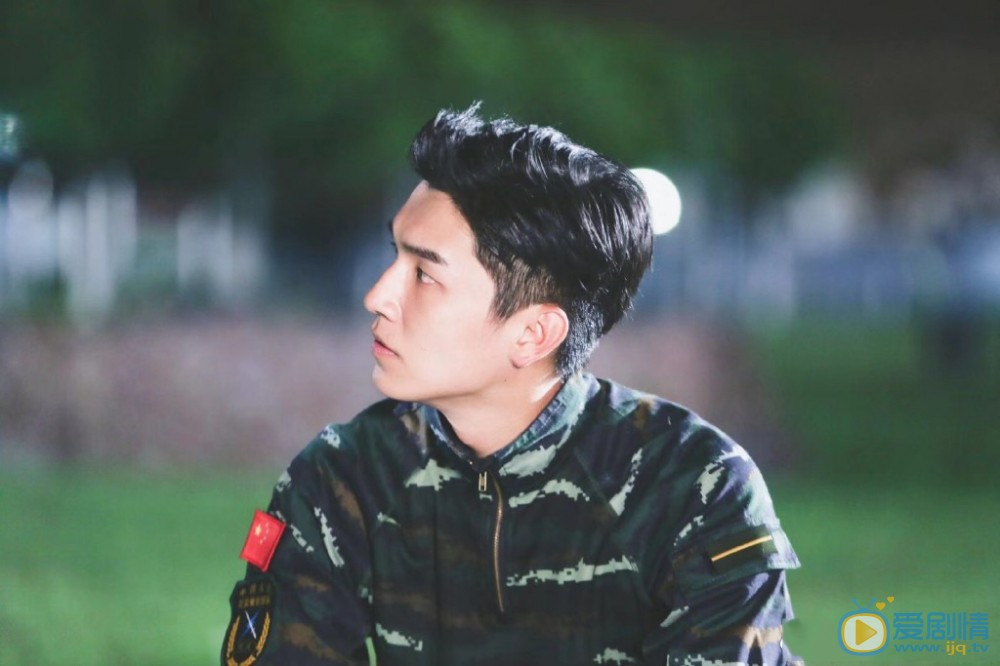 反恐特戰隊之天狼唐石偷襲秦曉陽 秦曉陽意外受傷暈倒