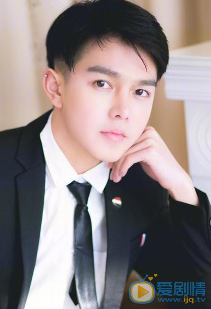 雙世寵妃墨靖軒是誰演的？雙世寵妃墨靖軒扮演者王浩歌個人資料、寫真及生活照欣賞