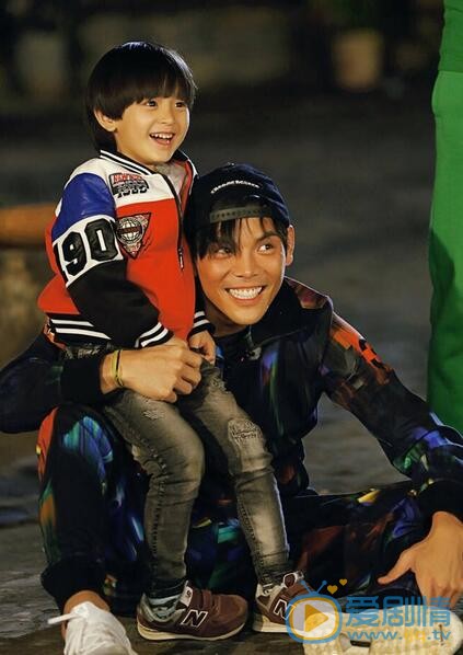 向佐和李亦航組成父子檔參加《爸爸去哪兒》 向佐個人資料介紹