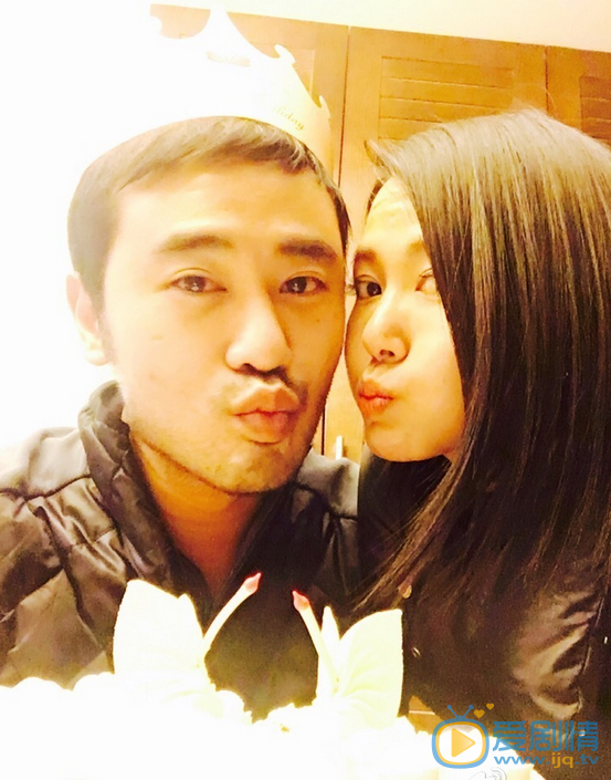 陳亦飛和女友譚維維親密合照 陳亦飛個人資料簡介