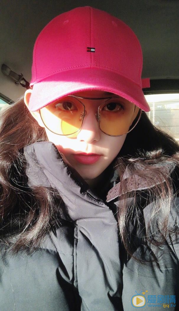 天坑鷹獵小紅果是誰演的？小紅果扮演者蔣依依個人資料、寫真及生活照欣賞