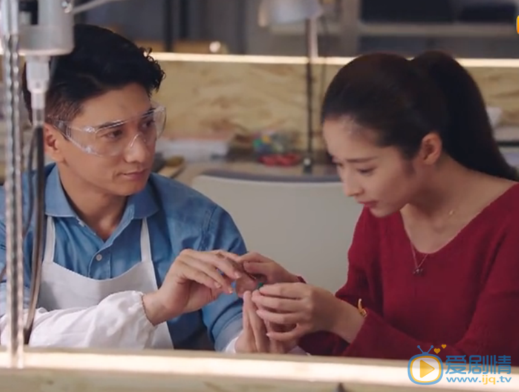 一粒紅塵第7、8集預告 齊唐女友林薇薇上線 齊唐教葉昭覺學珠寶設計