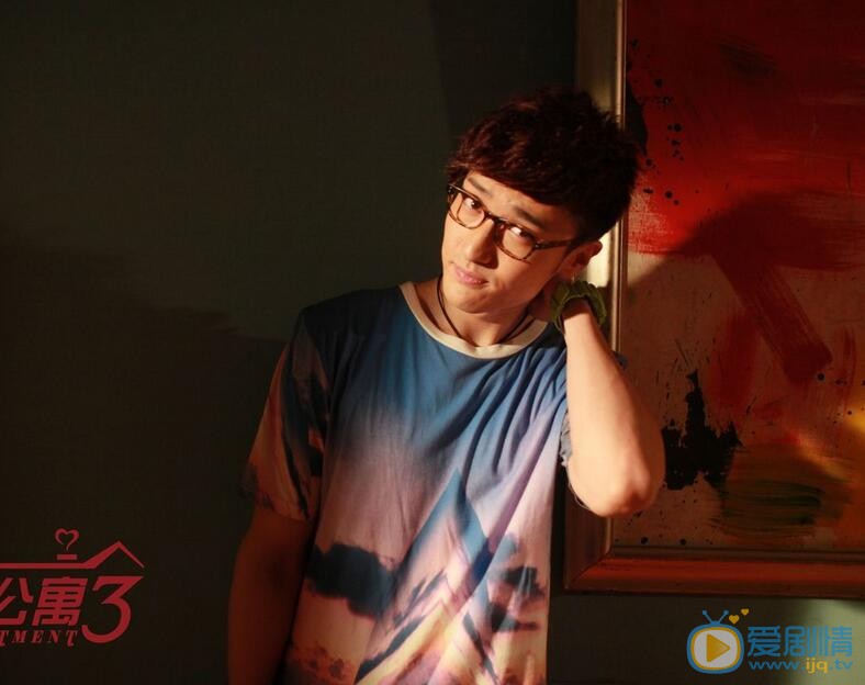  國民大生活王傳君扮演什麼角色？