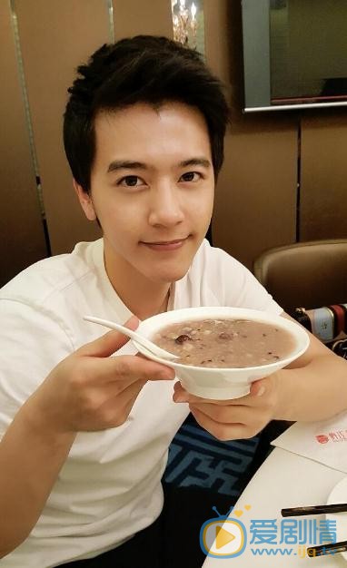 鳳囚凰花錯是誰演的？花錯扮演者李宗霖個人資料、寫真及生活照欣賞