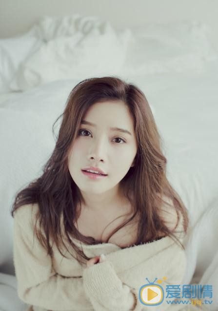 易易紫個人資料簡介 易易紫寫真