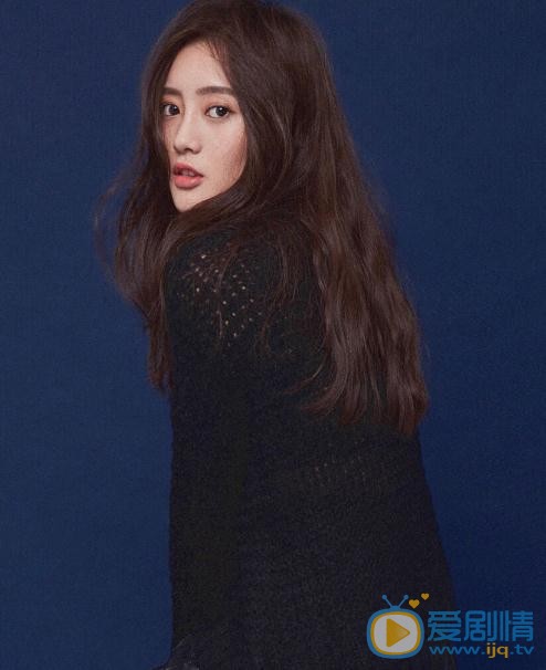 致我們單純的小美好林靜曉是誰演的？林靜曉扮演者王梓薇個人資料、寫真及生活照欣賞