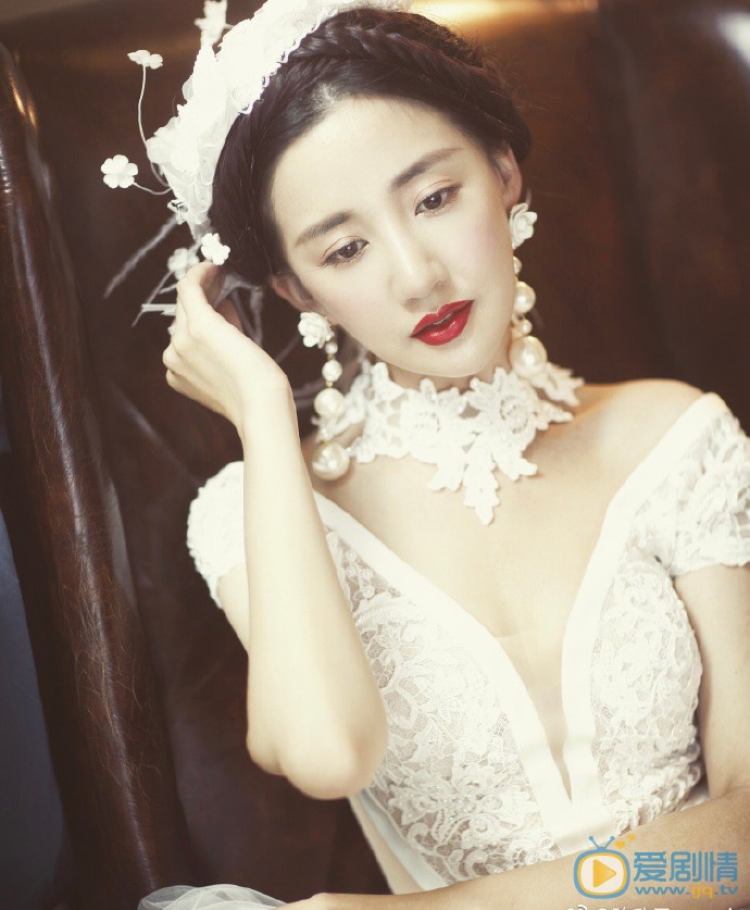 新倚天屠龍記殷素素是誰飾演的？殷素素飾演者陳欣予個人資料、寫真及生活照欣賞