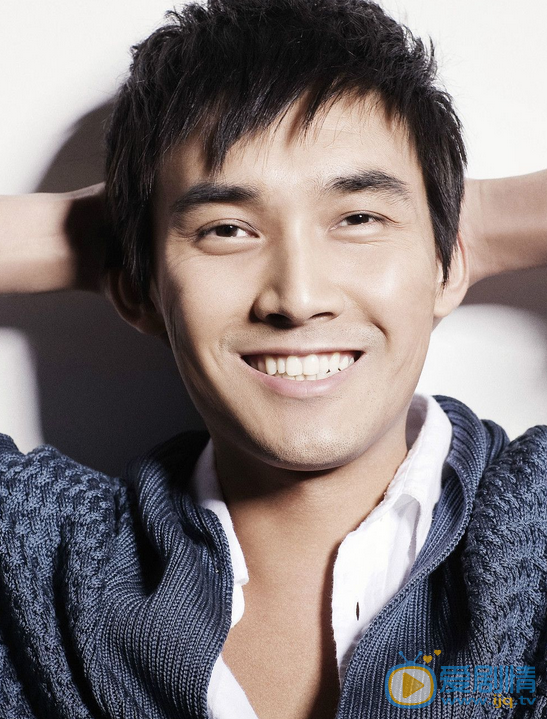放棄我抓緊我莫凡是誰演的?莫凡扮演者張鐸個人資料簡介-劇情網