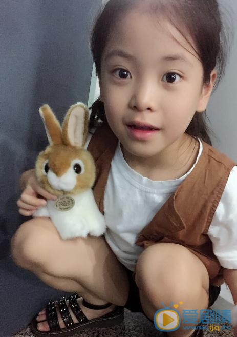 兒科醫生潘薇薇是誰演的?兒科醫生潘薇薇扮演者陳朵怡個人資料、寫真及生活照欣賞