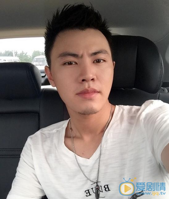 醉玲瓏衛長征是誰扮演的？醉玲瓏衛長征扮演者陳忻澤個人資料、寫真及生活照欣賞