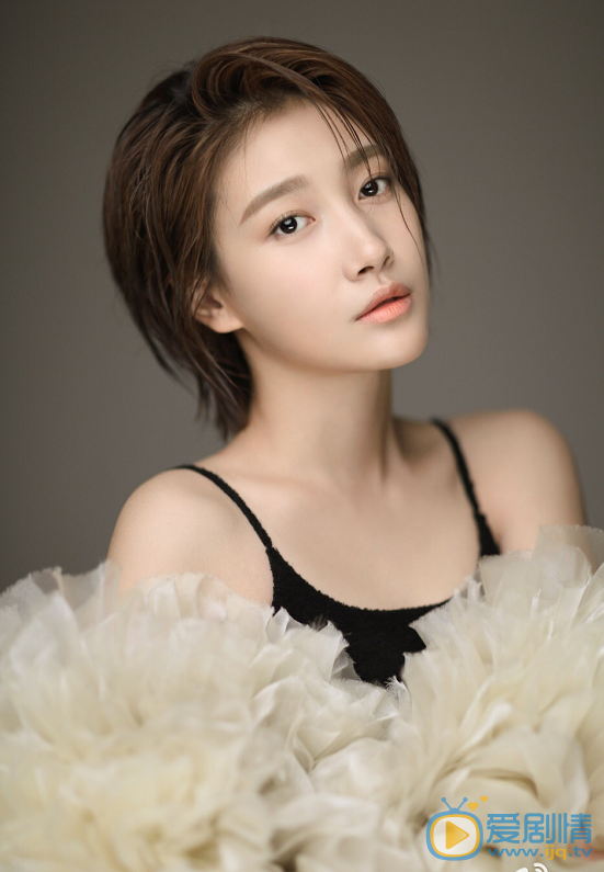 啜妮個人資料簡介  啜妮個人經歷及家庭背景介紹  啜妮寫真照